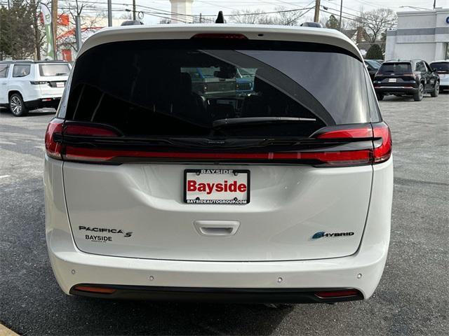 new 2024 Chrysler Pacifica Hybrid car, priced at $49,100