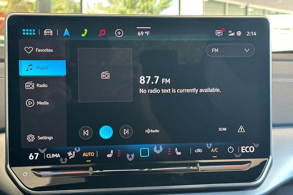 new 2025 Volkswagen ID.4 car, priced at $39,345