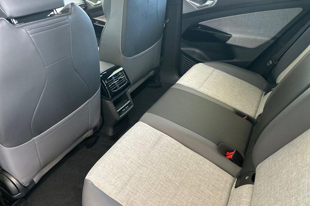 new 2025 Volkswagen ID.4 car, priced at $39,345