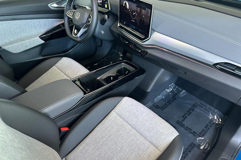 new 2025 Volkswagen ID.4 car, priced at $39,345