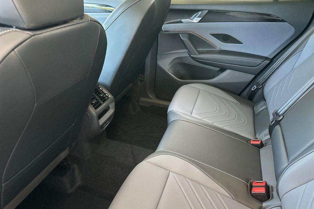 new 2025 Volkswagen Tiguan car, priced at $34,800