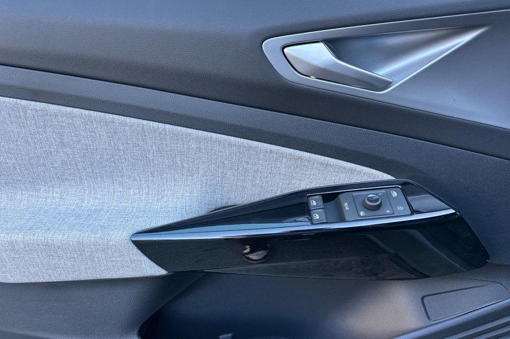 new 2025 Volkswagen ID.4 car, priced at $39,345