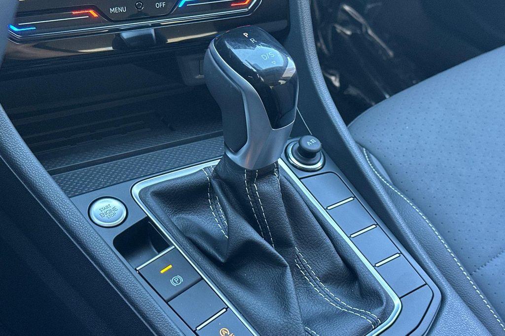 new 2025 Volkswagen Jetta car, priced at $25,556