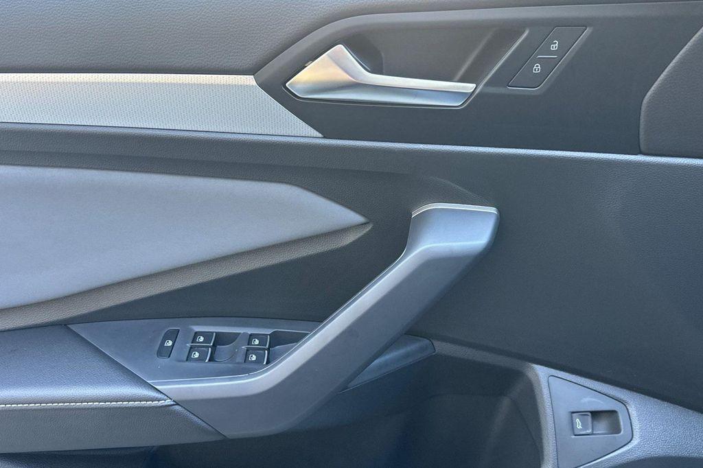 new 2025 Volkswagen Jetta car, priced at $25,556