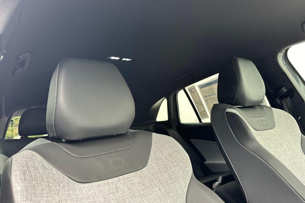 new 2025 Volkswagen ID.4 car, priced at $39,450