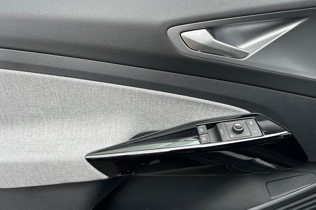 new 2025 Volkswagen ID.4 car, priced at $39,450