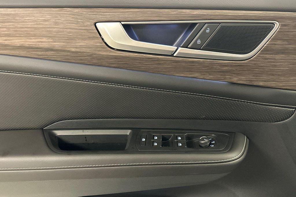 new 2025 Volkswagen Atlas car, priced at $44,937