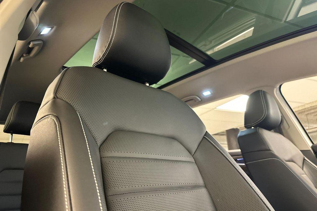 new 2025 Volkswagen Atlas car, priced at $44,937