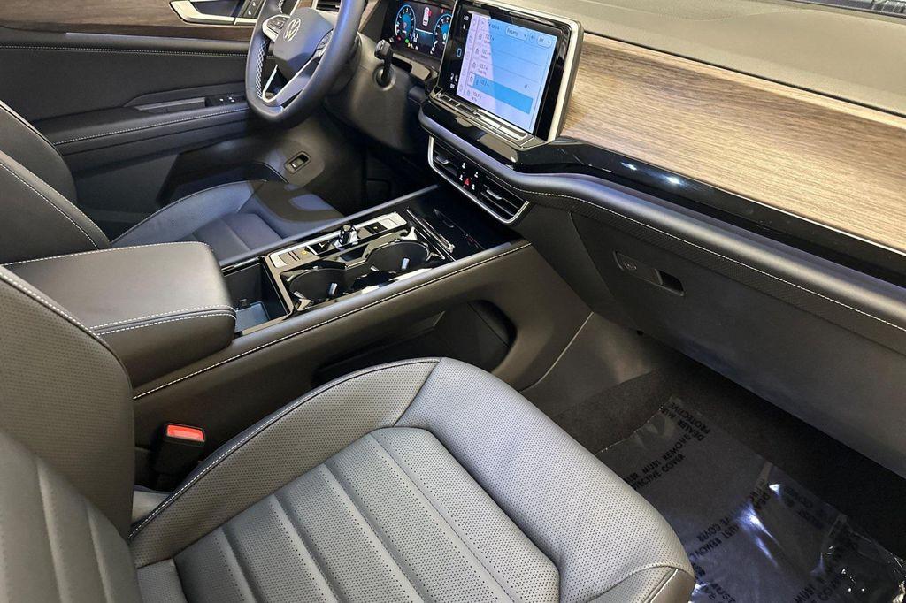 new 2025 Volkswagen Atlas car, priced at $44,937