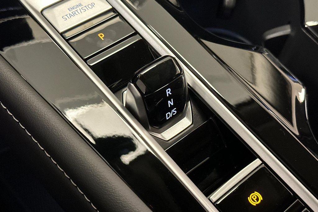 new 2025 Volkswagen Atlas car, priced at $44,937