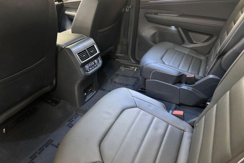 new 2025 Volkswagen Atlas car, priced at $44,937