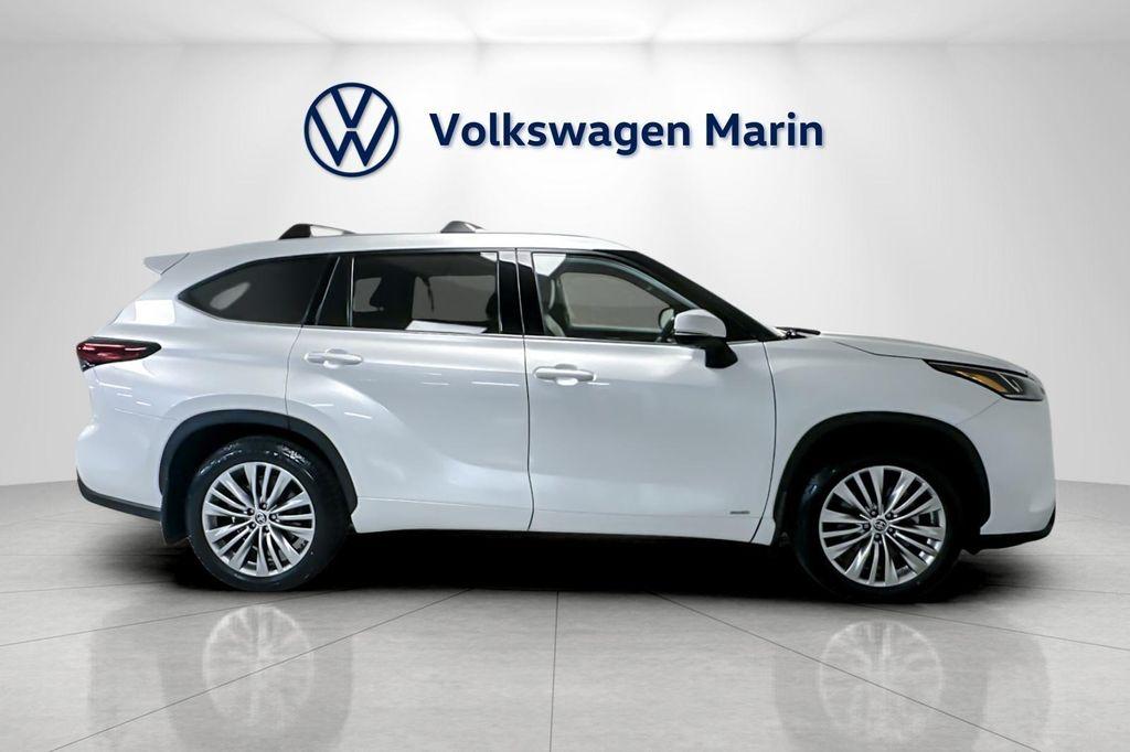 used 2022 Toyota Highlander Hybrid car, priced at $34,890