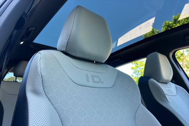 new 2025 Volkswagen ID.4 car, priced at $51,194