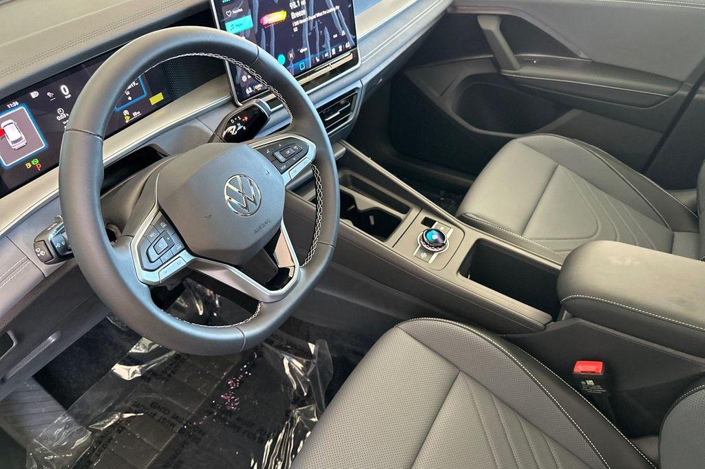 new 2025 Volkswagen Tiguan car, priced at $33,634