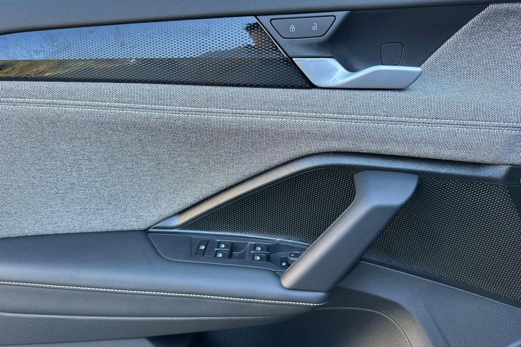 new 2025 Volkswagen Tiguan car, priced at $31,562