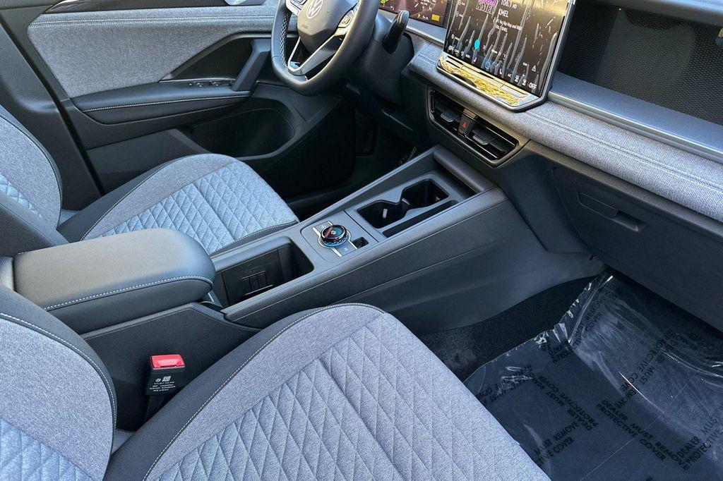 new 2025 Volkswagen Tiguan car, priced at $31,562