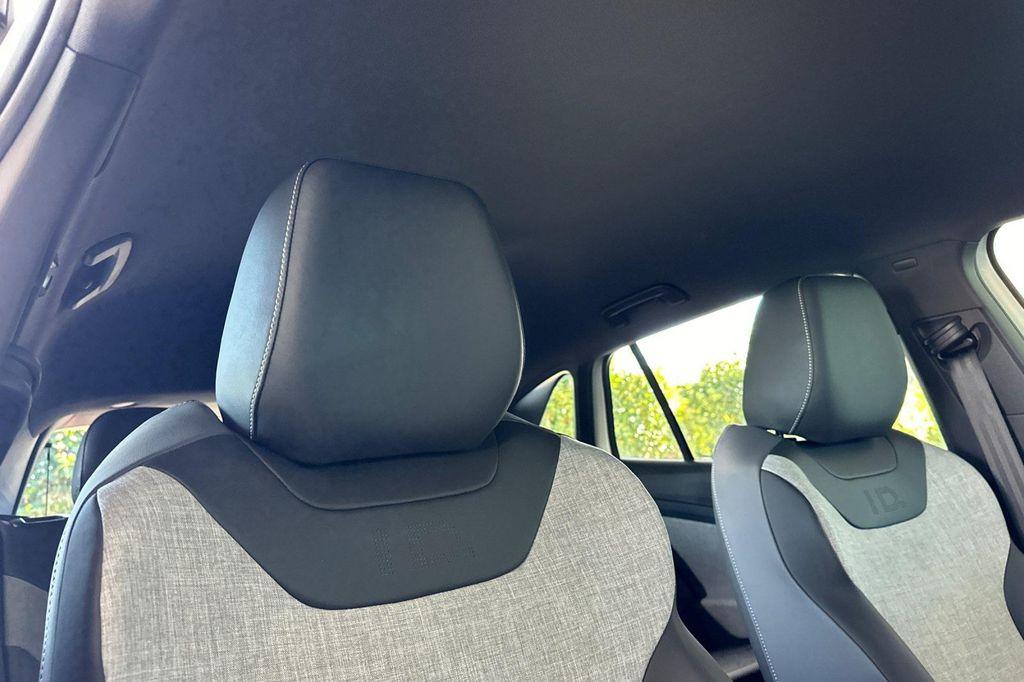 new 2025 Volkswagen ID.4 car, priced at $44,345