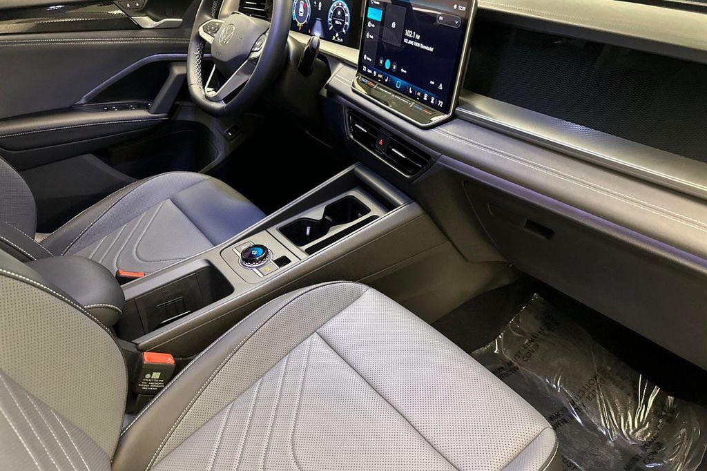 new 2025 Volkswagen Tiguan car, priced at $31,607