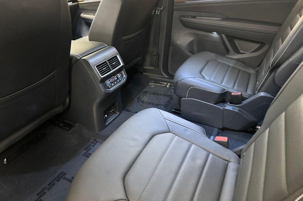 new 2025 Volkswagen Atlas car, priced at $45,746