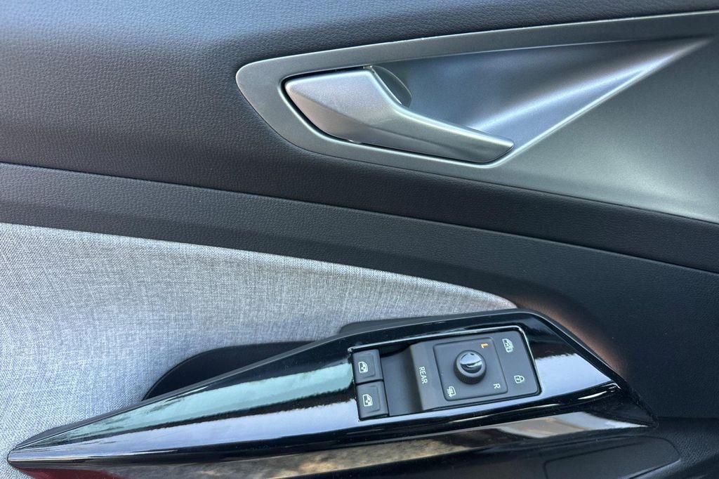 new 2025 Volkswagen ID.4 car, priced at $43,011