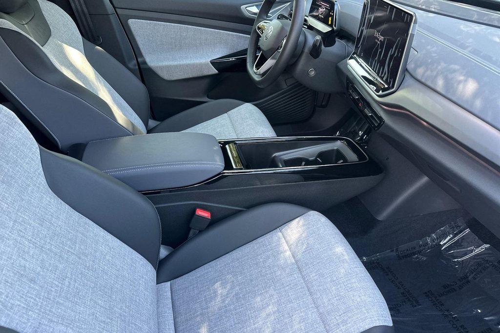 new 2025 Volkswagen ID.4 car, priced at $43,011