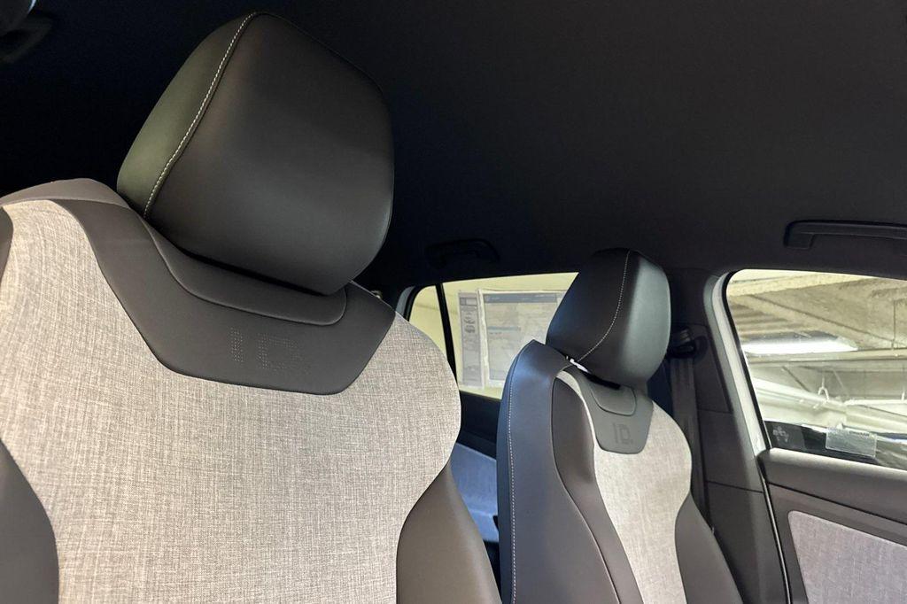 new 2025 Volkswagen ID.4 car, priced at $43,011