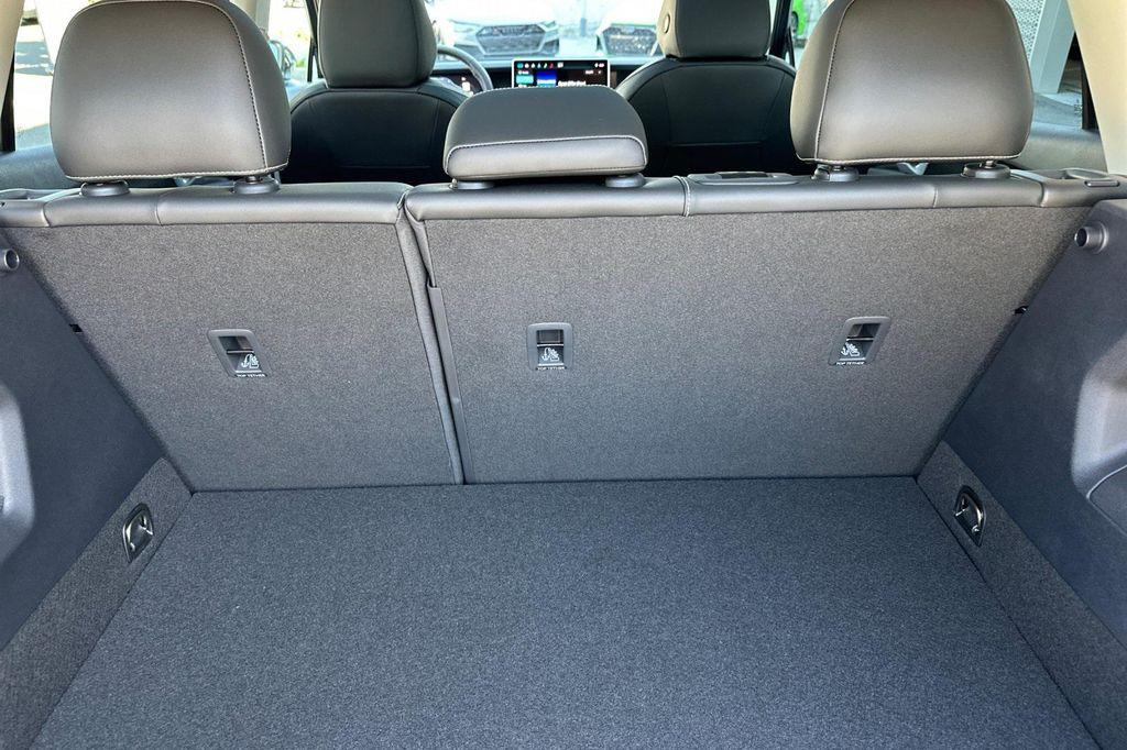 new 2025 Volkswagen Tiguan car, priced at $33,017
