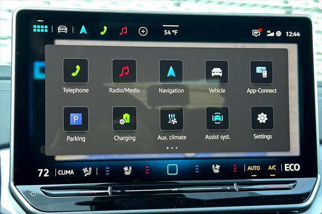 new 2025 Volkswagen ID.4 car, priced at $49,932