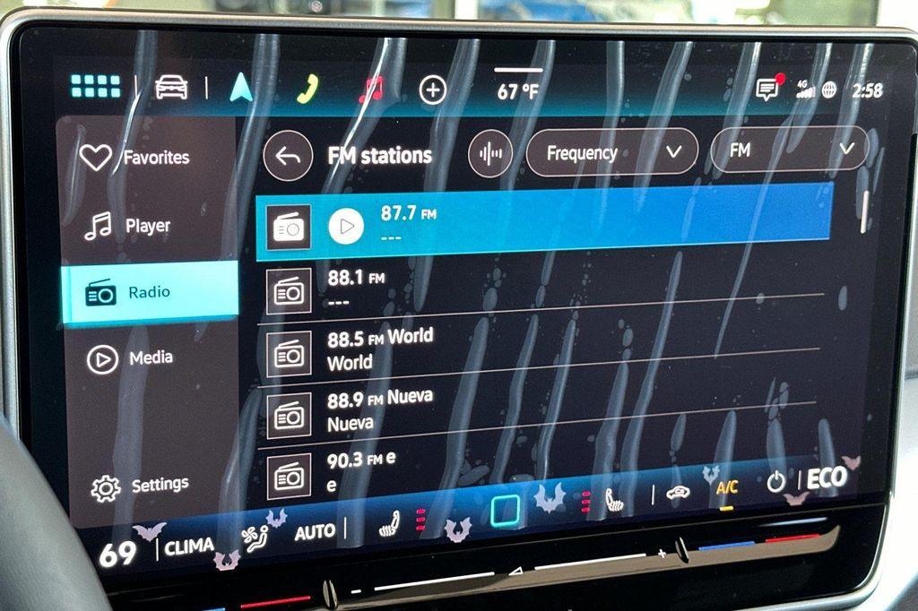 new 2025 Volkswagen ID.4 car, priced at $39,345