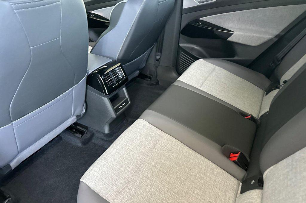 new 2025 Volkswagen ID.4 car, priced at $39,345