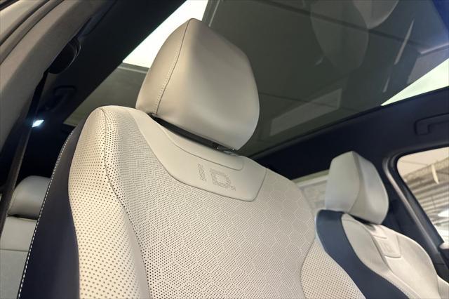 new 2025 Volkswagen ID.4 car, priced at $47,805