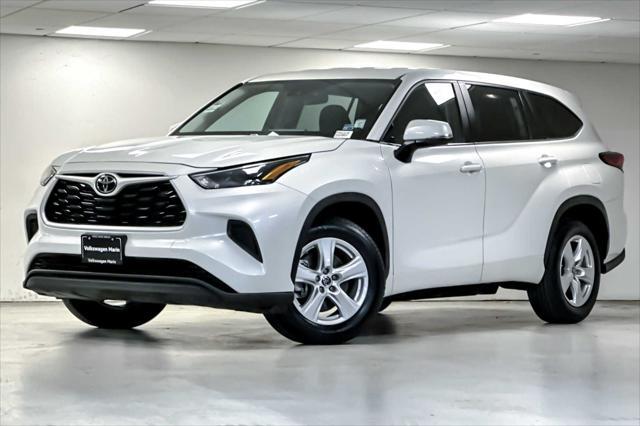 used 2023 Toyota Highlander car, priced at $29,425