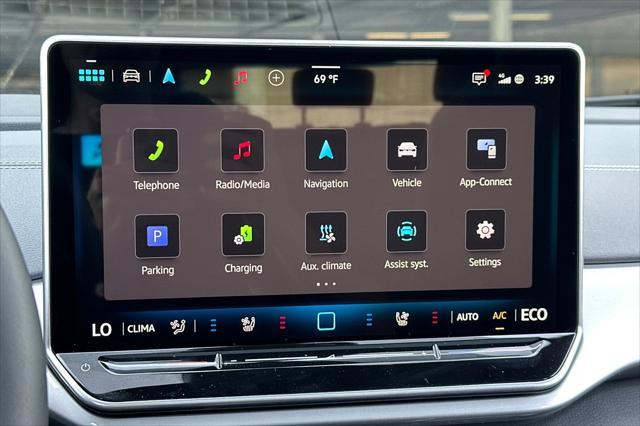 new 2025 Volkswagen ID.4 car, priced at $49,491