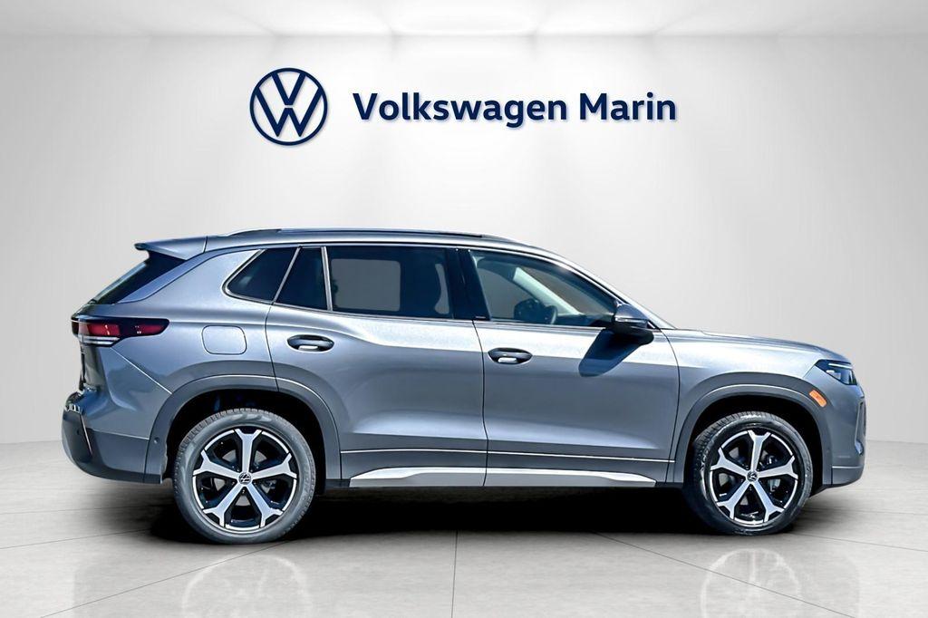 new 2025 Volkswagen Tiguan car, priced at $33,017