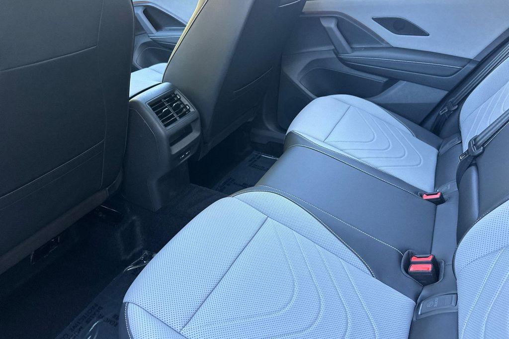 new 2025 Volkswagen Tiguan car, priced at $33,017