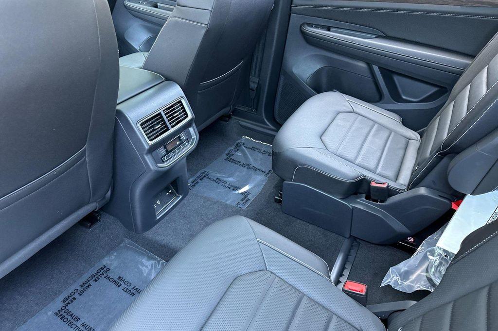 new 2025 Volkswagen Atlas car, priced at $45,365