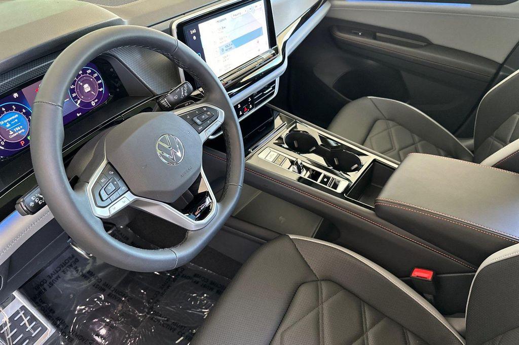 new 2025 Volkswagen Atlas car, priced at $46,115