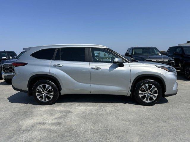 used 2023 Toyota Highlander car, priced at $36,488