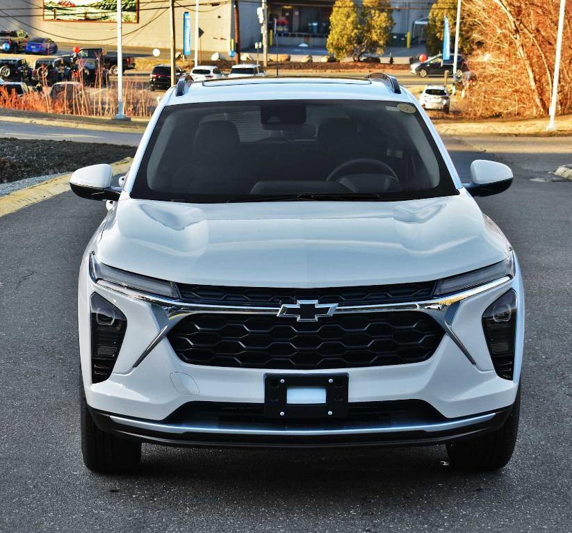 new 2025 Chevrolet Trax car, priced at $25,130