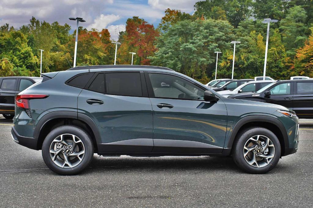 new 2025 Chevrolet Trax car, priced at $23,390