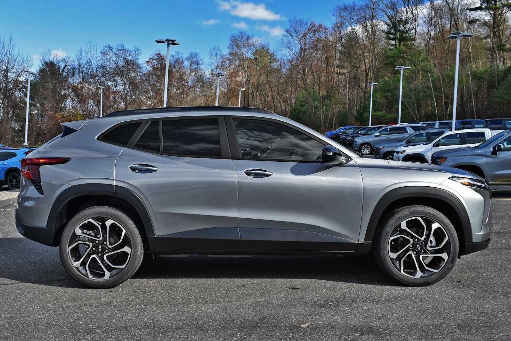 new 2025 Chevrolet Trax car, priced at $25,590