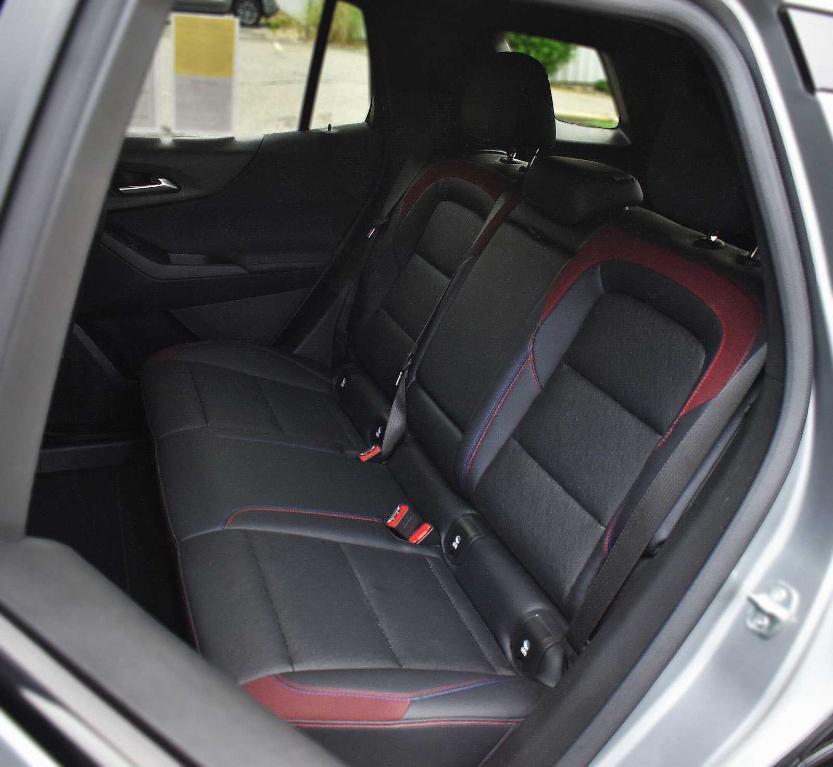 used 2025 Chevrolet Equinox car, priced at $34,877