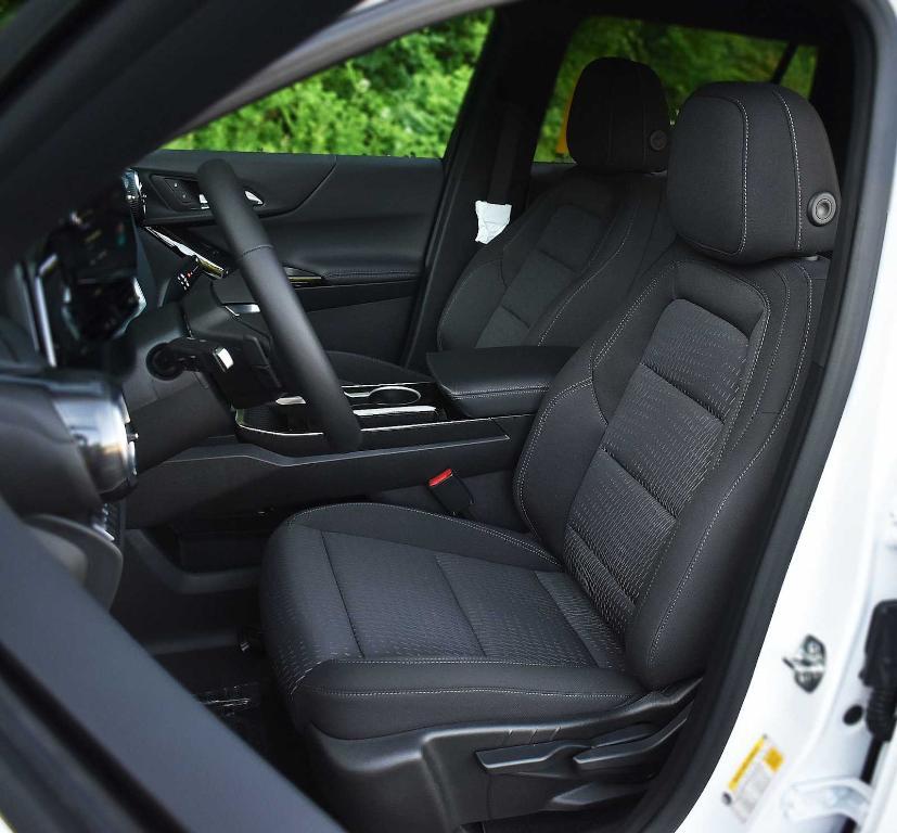 new 2026 Chevrolet Equinox car, priced at $29,820