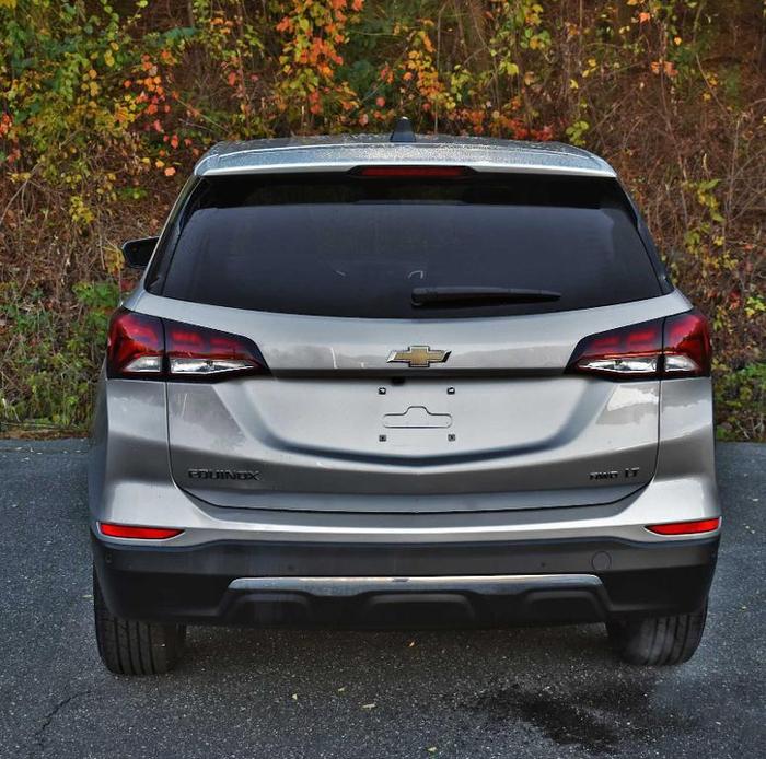 used 2022 Chevrolet Equinox car, priced at $19,877