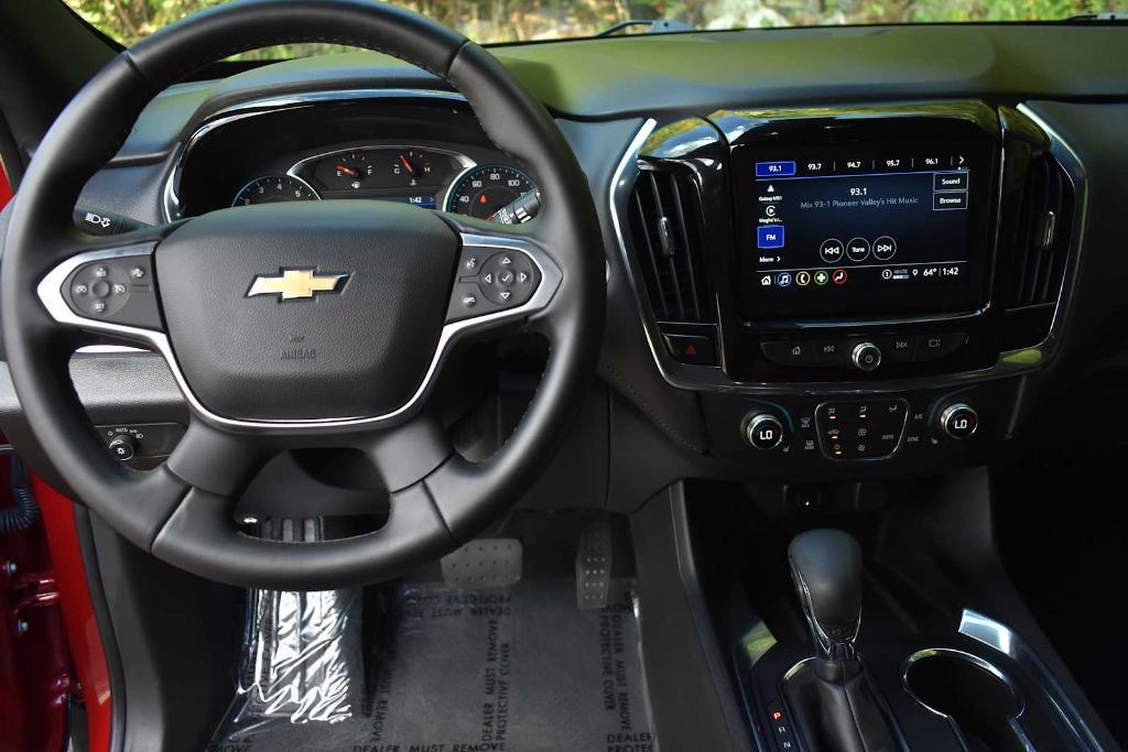 used 2023 Chevrolet Traverse car, priced at $30,877