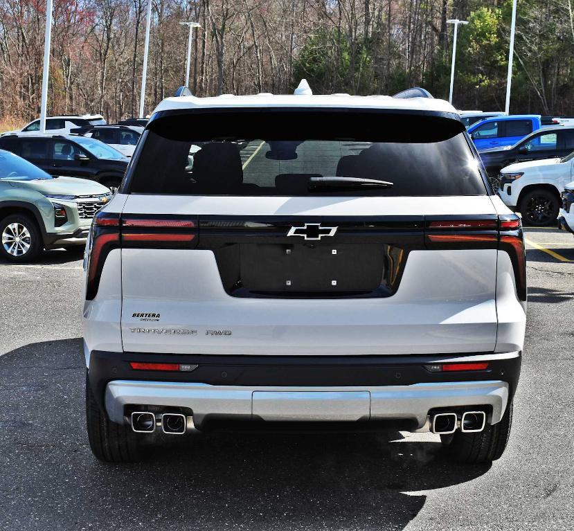 new 2025 Chevrolet Traverse car, priced at $42,345
