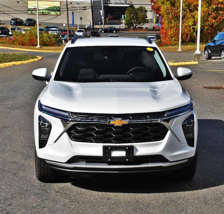 new 2025 Chevrolet Trax car, priced at $23,390