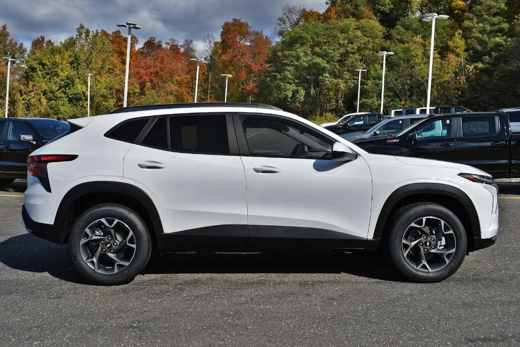 new 2025 Chevrolet Trax car, priced at $23,390