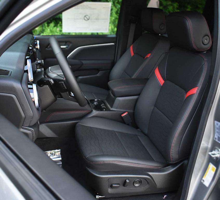 new 2025 Chevrolet Colorado car, priced at $45,235
