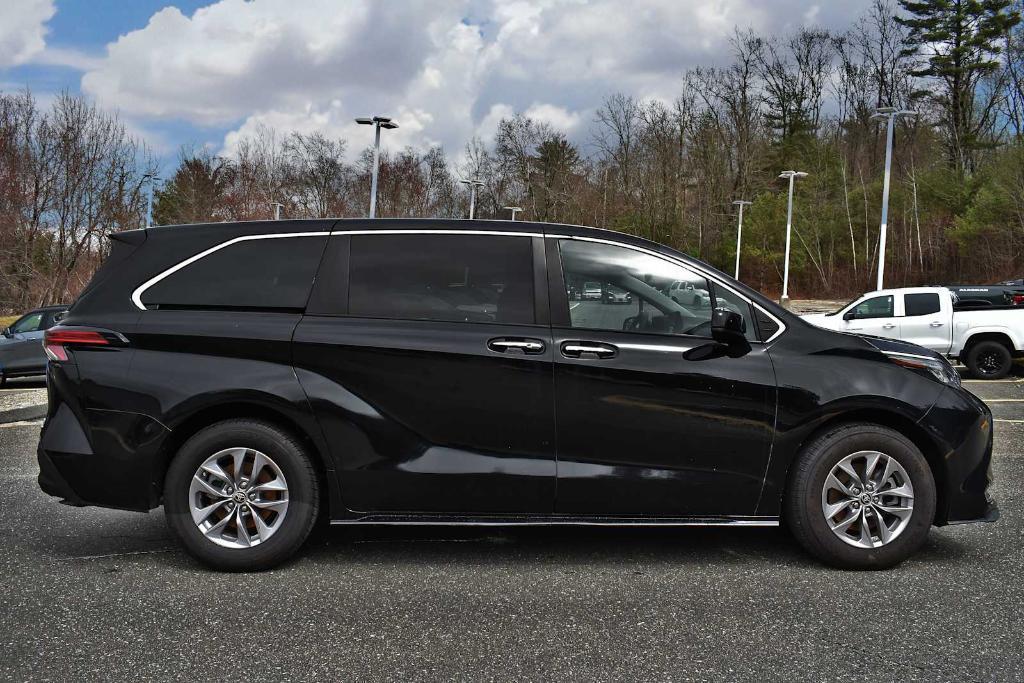used 2022 Toyota Sienna car, priced at $37,877